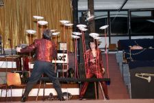 01gala_054