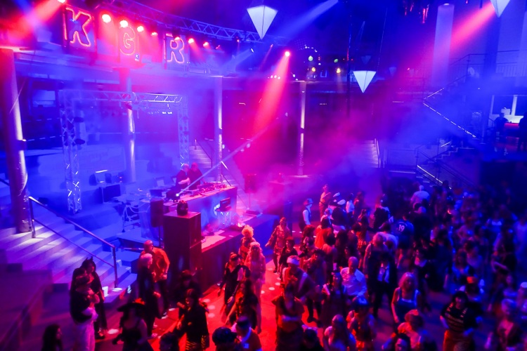 party-001