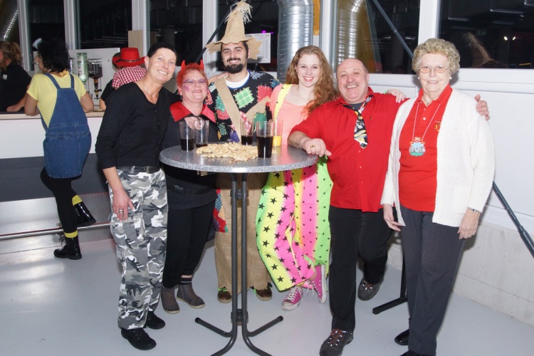 party-002