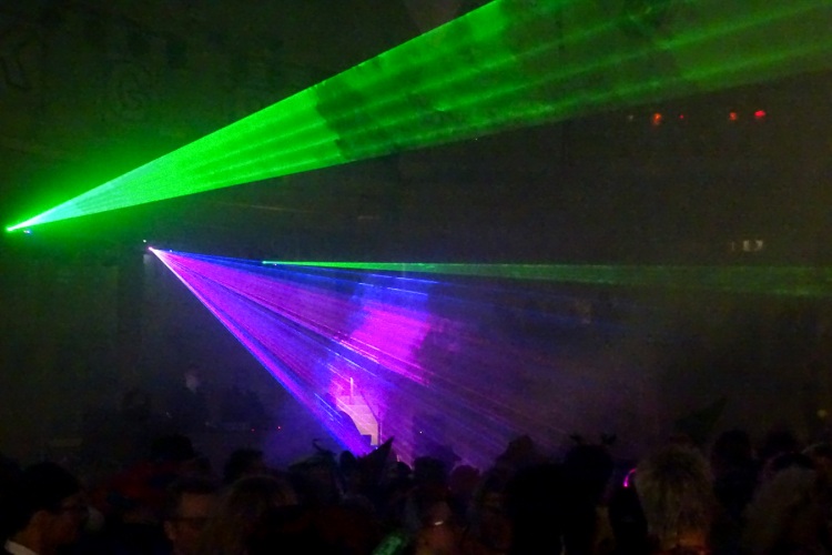 party-011