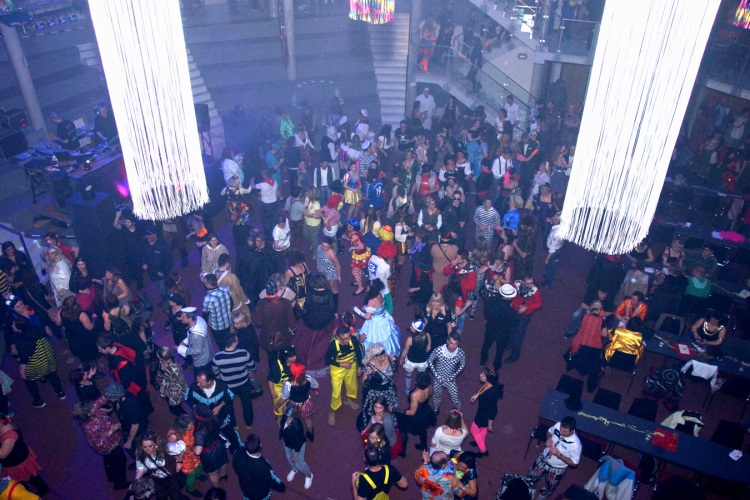 party-016