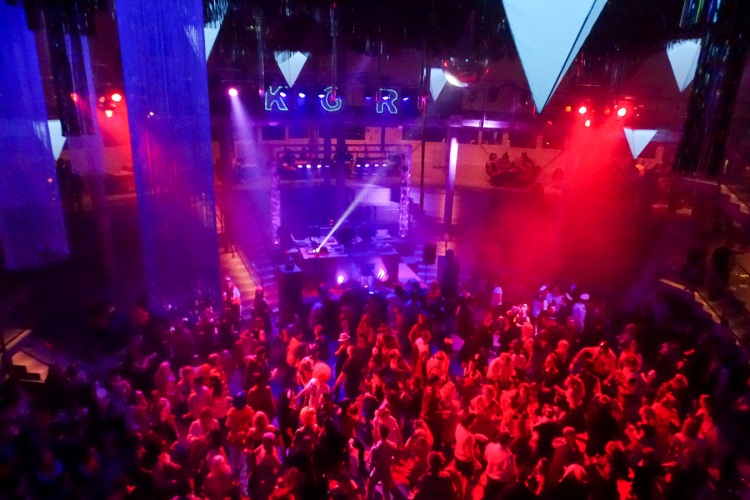 party-021