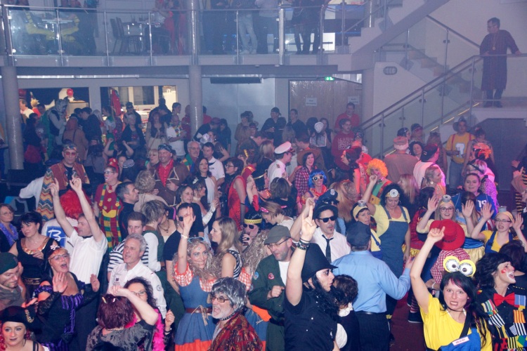 party-025
