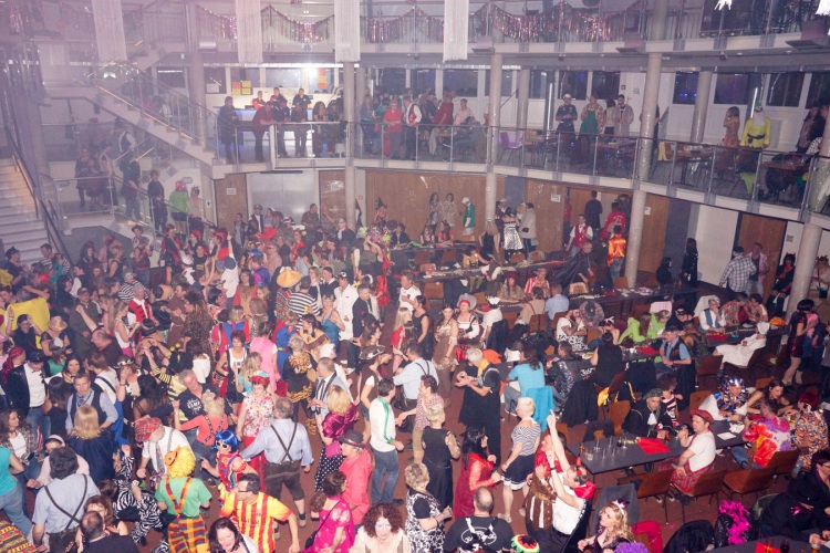 party-013