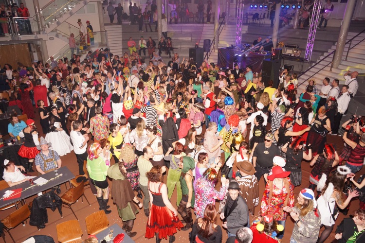 party-014