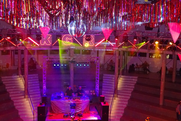 party-016