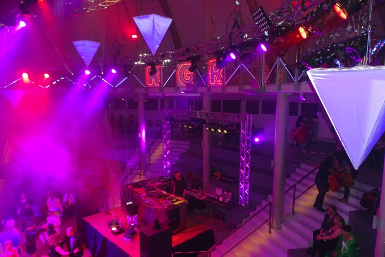 party-027