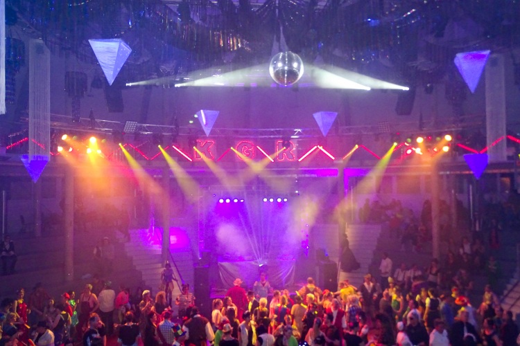 party-033