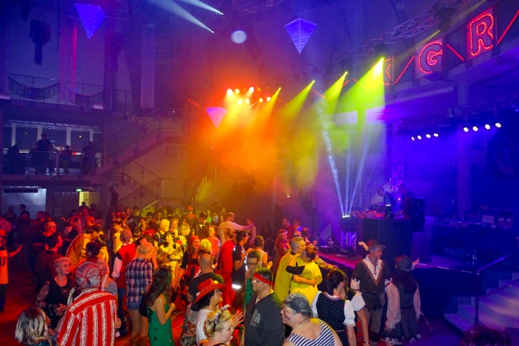 party-036