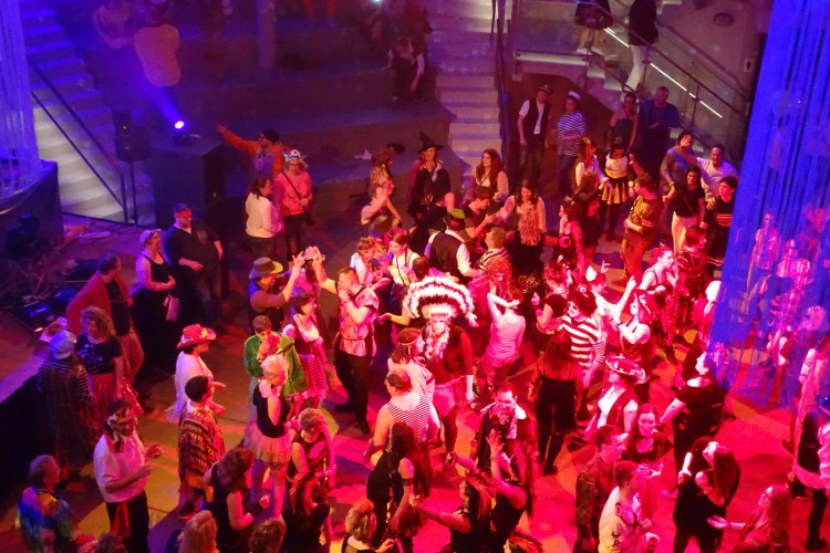 party-038