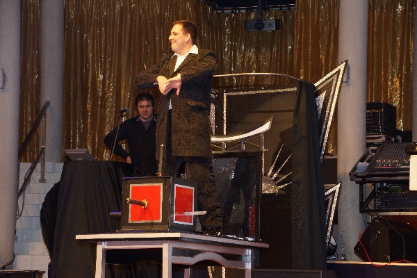 gala056